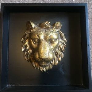 Lion head wall hanging